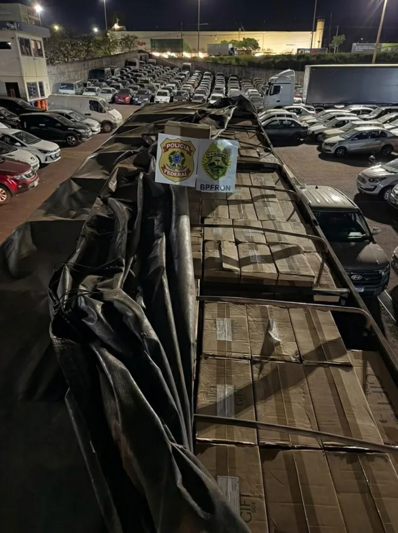 Motorista é preso com caminhão carregado de cigarros em Toledo