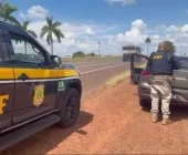 Após 29 km de fuga em Guaíra, motorista é preso pela PRF com 712 kg de drogas