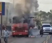 Carreta pega fogo em Guaíra e mobiliza bombeiros