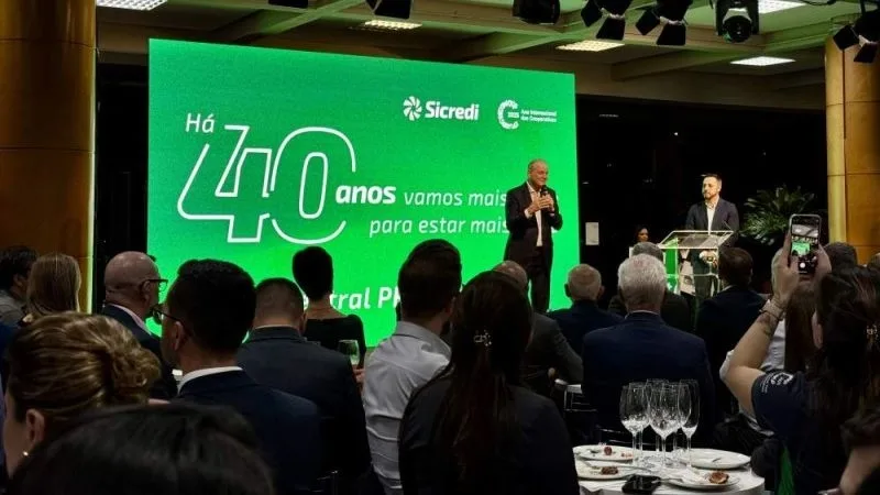 Central Sicredi PR/SP/RJ celebra mais de 40 anos de conquistas