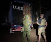 Dois caminhões carregados com cigarros são apreendidos em Guaíra