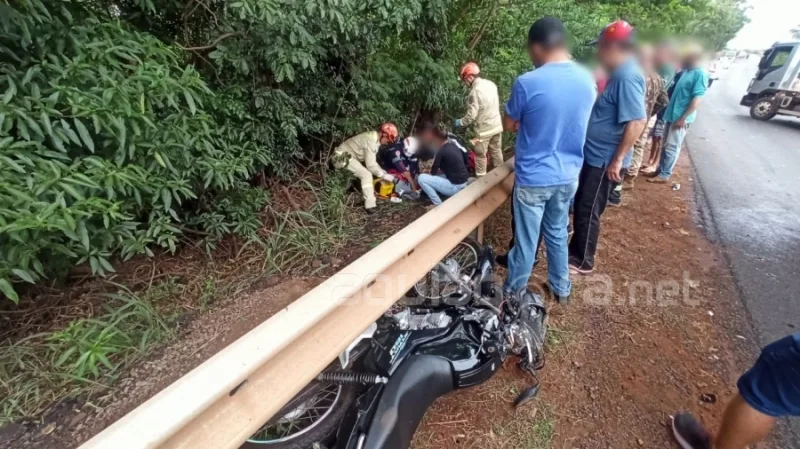 Motos batem de frente e duas pessoas ficam gravemente feridas entre Marechal e Porto Mendes