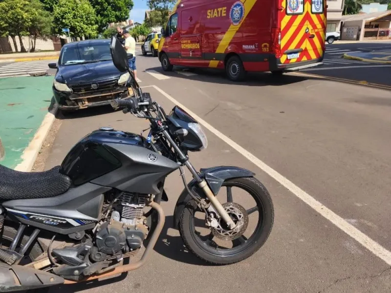 Jovem sofre fratura em colisão entre carro e moto em Marechal Rondon