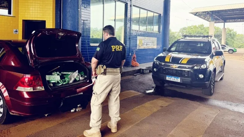 Carro da Bahia é apreendido em Guaíra carregado com drogas
