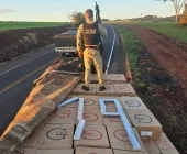 PM de Mercedes apreende caminhão carregado com cigarros