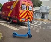 Câmera flagra colisão entre patinete e carro em Marechal Rondon