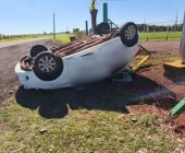Jovem fica ferida após capotamento em rodovia de Marechal Rondon