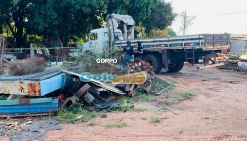 Homem é morto a golpes de machado e tem cabeça decapitada em ferro-velho no PR