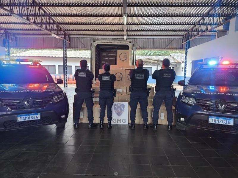 Guarda Municipal de Guaíra prende homem com caminhão carregado de cigarros