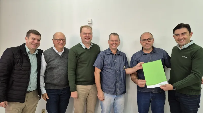 Prefeitura de Quatro Pontes firma parceria e abre conta no Sicredi