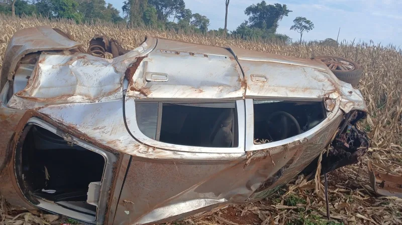 Capotamento deixa homem ferido no interior de Marechal Rondon