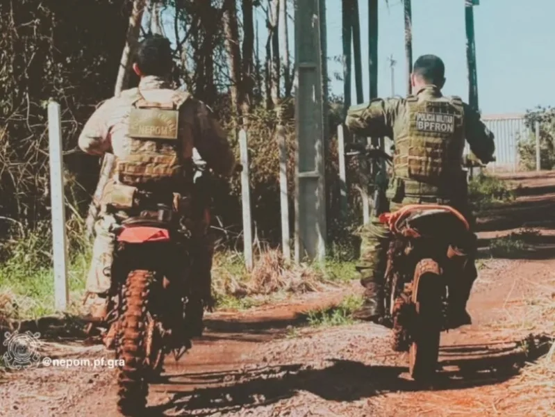 Polícia apreende motos e cigarros contrabandeados em Guaíra