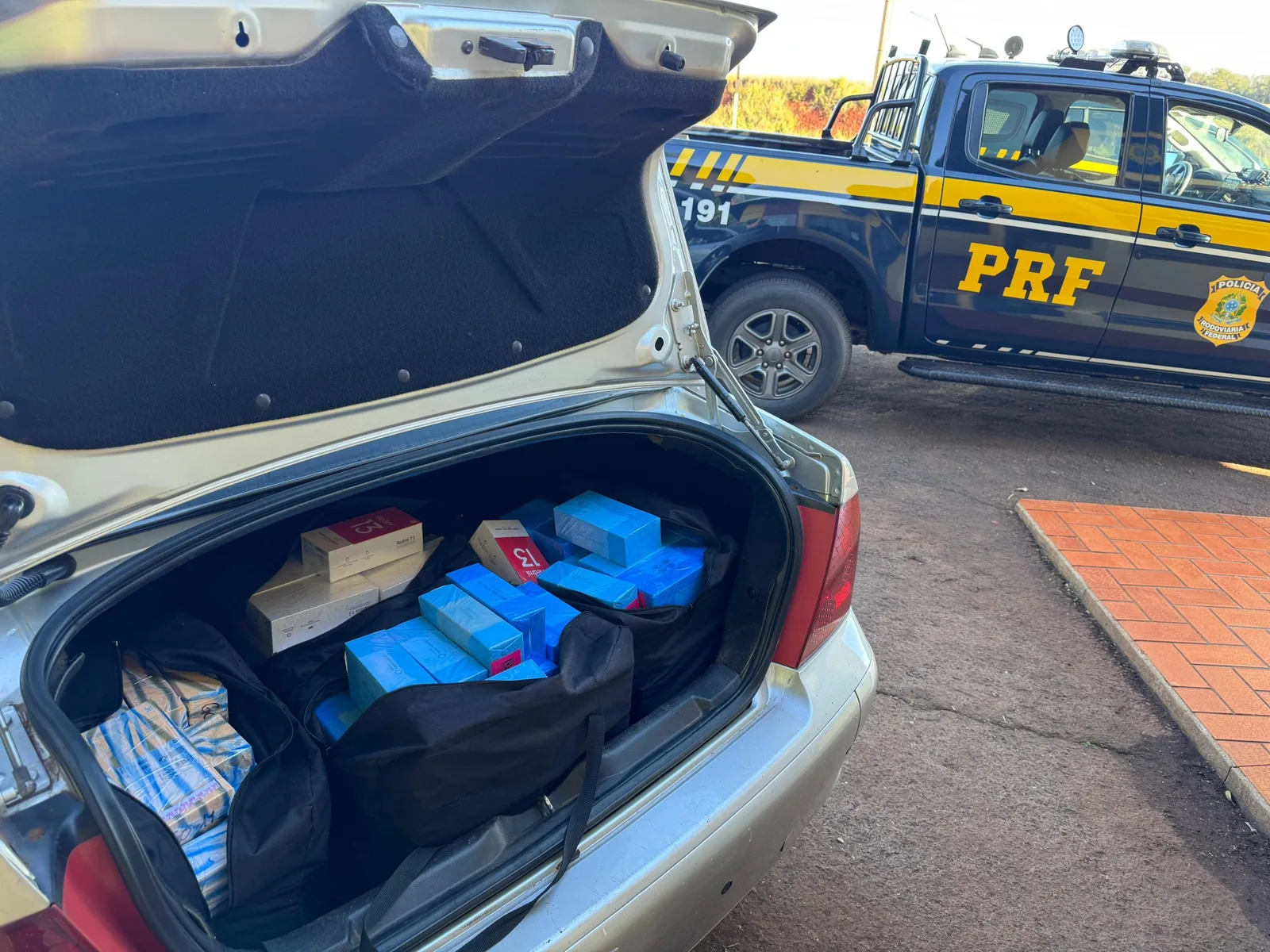 Saiu de Guaíra: Mulher é flagrada com 150 celulares paraguaios em carro na BR-163