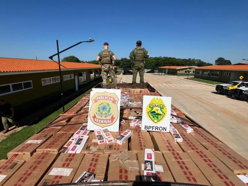 Caminhão com carga milionária de cigarros é apreendido em Guaíra