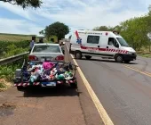 Carro roda na pista e colide com carreta na BR-163 em Mercedes