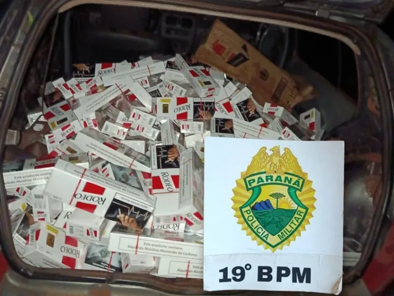 PM de Guaíra apreende carro e cigarros contabandeados em casa abandonada