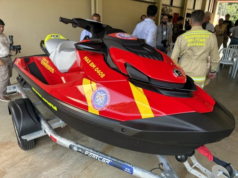 Corpo de Bombeiros de Guaíra recebe primeira moto aquática da unidade