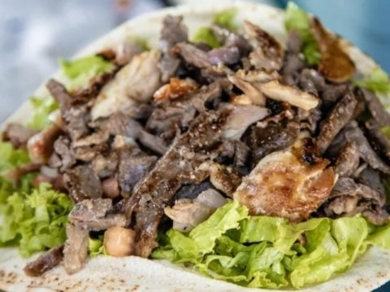 É HOJE! Shawarma do Vandão atenderá na praça de Mercedes!