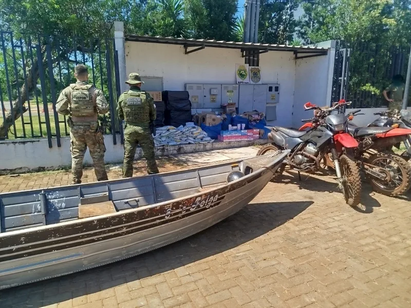 Barco, motos, cigarros e medicamentos de emagrecimento são apreendidos em Guaíra