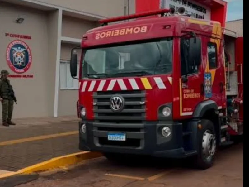 Colheitadeira pega fogo no interior de Marechal Rondon