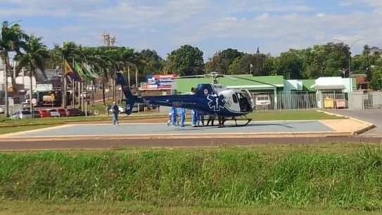 Helicóptero do CONSAMU transfere paciente de Guaíra para Cascavel