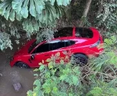 Porsche de R$ 1 milhão cai dentro de rio entre Nova Santa Rosa e Maripá