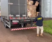 PRF apreende caminhão com cigarros na BR-163 entre Marechal e Toledo