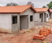 Obras de 90 casas populares avançam em Guaíra