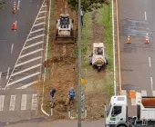Canteiro central da Avenida Thomaz Luiz Zeballos passa por revitalização em Guaíra