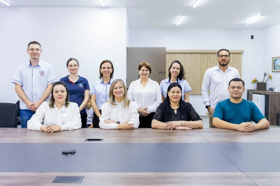 Guaíra empossa mais quatro professores e chega a 16 novos profissionais