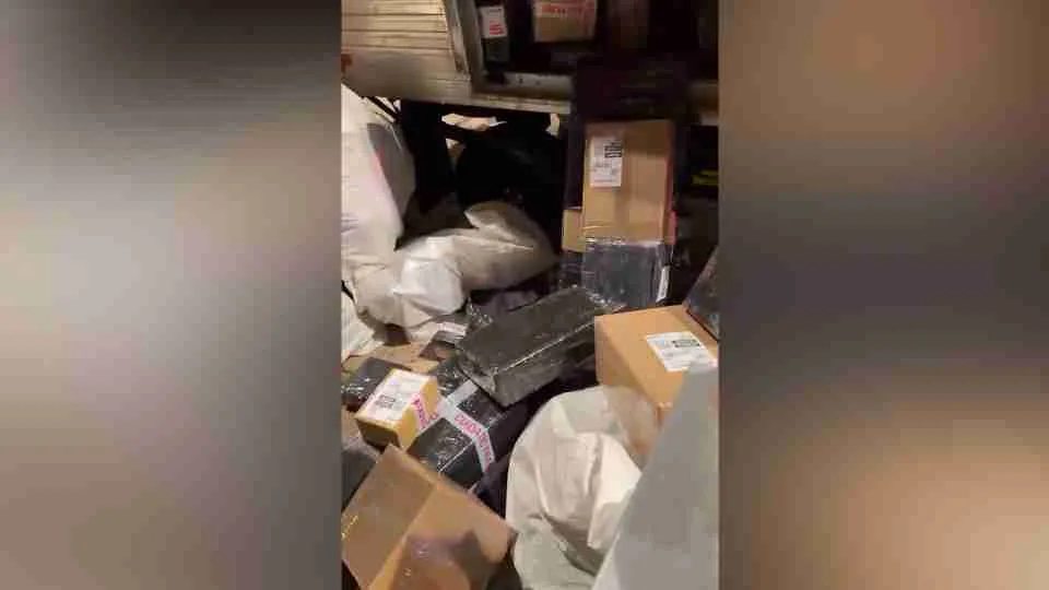 PF apreende carga avaliada em R$ 2 milhões com medicamentos e eletrônicos no Paraná