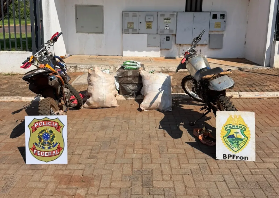 Motos são apreendidas com cigarros e agrotóxicos contrabandeados, em Guaíra