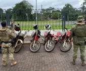 Quatro motos com cigarros são apreendidas em porto clandestino de Guaíra