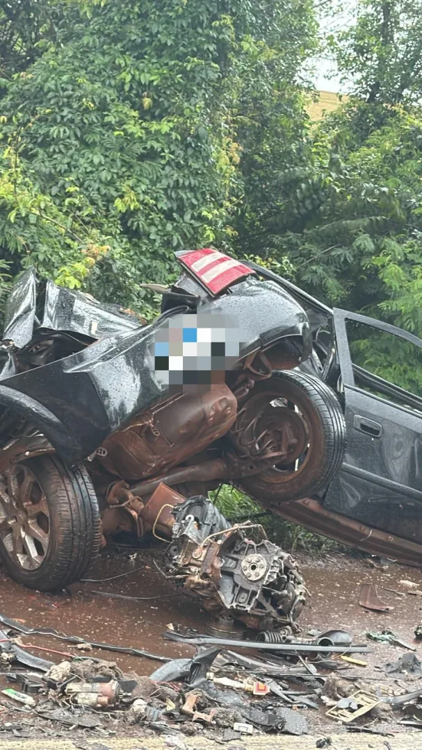 Carro na contramão bate de frente com bitrem carregado de álcool e motorista morre em Juranda