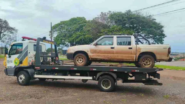 Caminhonete furtada em Toledo é encontrada abandonada na BR-163