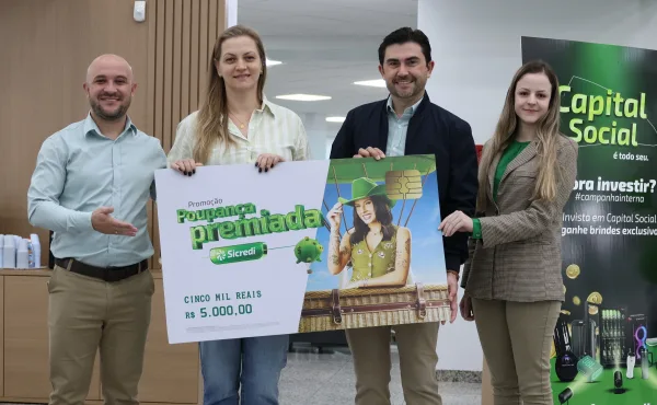 Mais uma associada do Sicredi em Marechal Cândido Rondon ganha R$5 mil na campanha Poupança Premiada