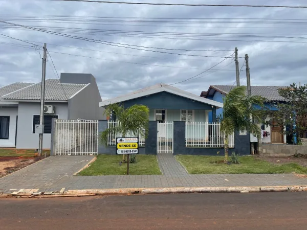 Oportunidade! Casa com piscina à venda em Mercedes