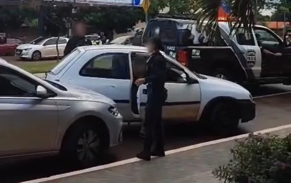 Motorista embriagado fecha carro de delegado, faz ameaças e acaba preso em Guaíra