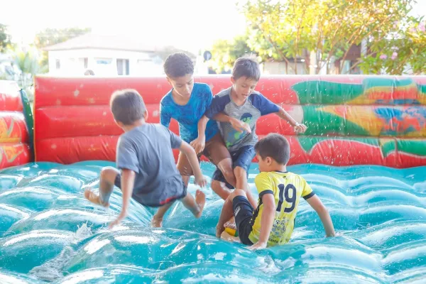 Mais de 20 atrações vão animar o Brincando na Praça neste domingo em Mercedes