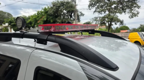 Filho embriagado ataca mãe com pedradas, ameaça família de morte e quebra casa em Marechal Cândido Rondon