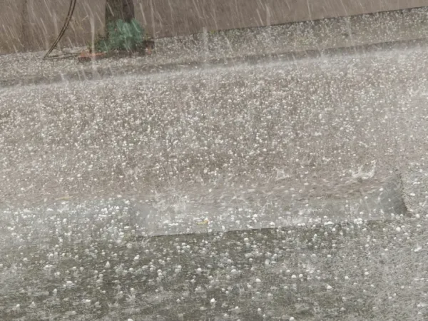 Forte chuva de granizo atinge Toledo