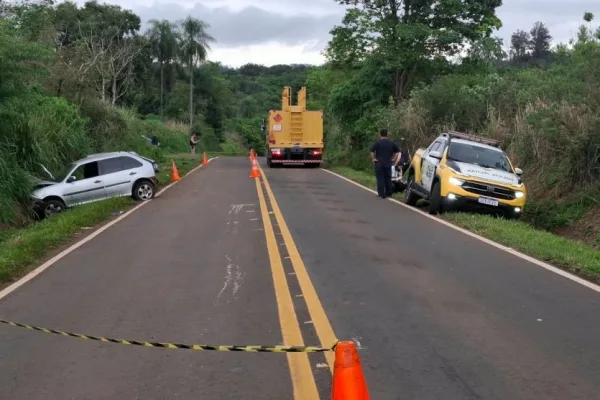 Dois adolescentes de 17 anos morrem em acidente na PR-576