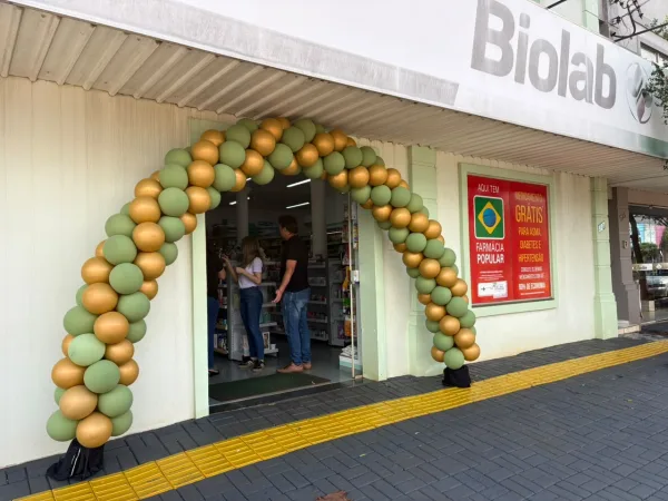 36 Anos de História! Em dia de festa, Farmácia Biolab comemora aniversário com os clientes